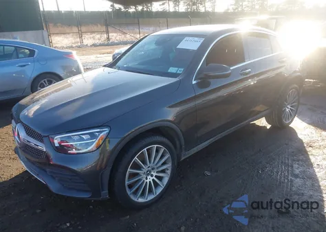 2020 Mercedes-Benz Glc 300 Coupe 4Matic z USA, uszkodzony, nr VIN WDC0J8EB0LF675056